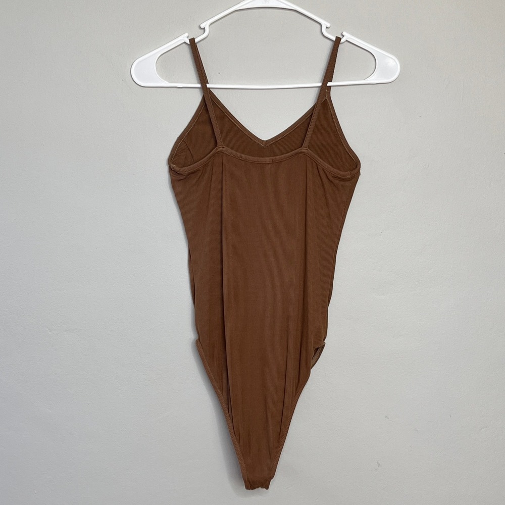AGOLDE Womens Spaghetti Strap Bodysuit Ribbed Knit V-Neck Brown - Picture 6 of 13